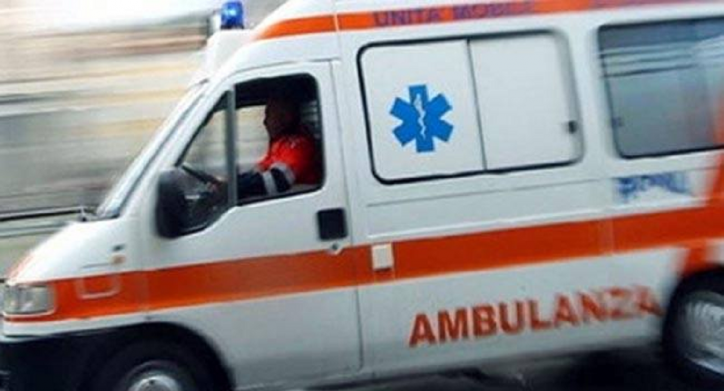 pistoia uomo cade muore lite