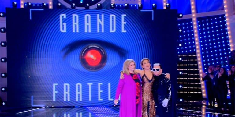 Grande Fratello Informa Della Guerra Video Mediaset