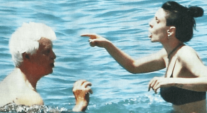placido e la moglie lite al mare