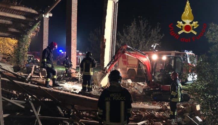 alessandria esplosione morti pompieri