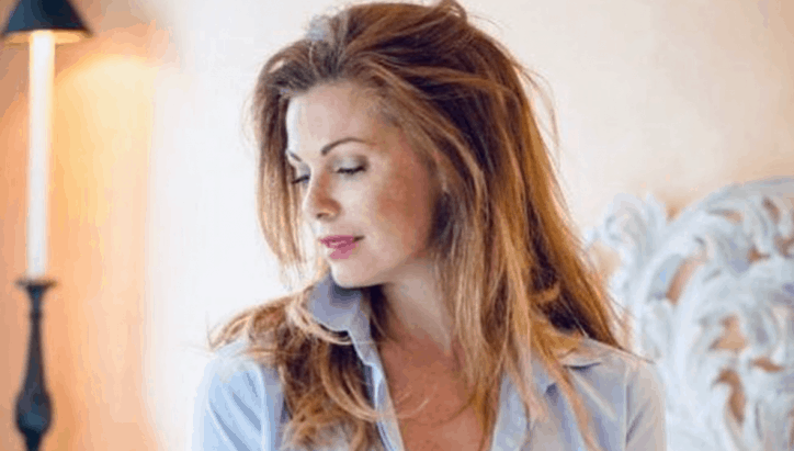 Vanessa Incontrada foto con camicia