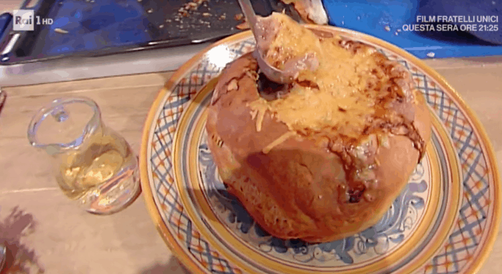 zuppa di cipolla nel pane la prova del cuoco