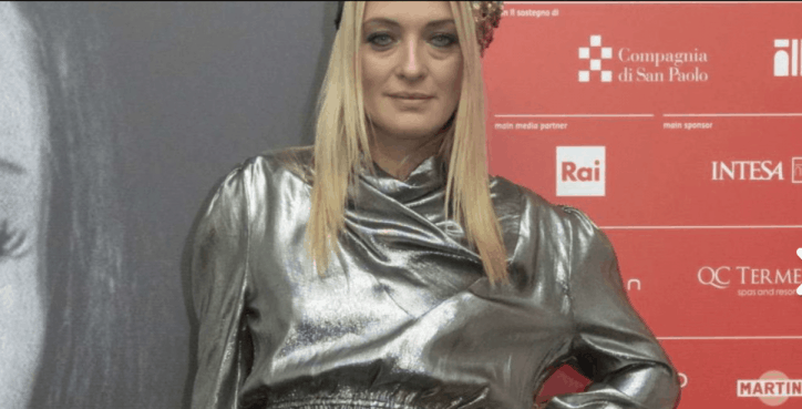 carolina Crescentini pancino