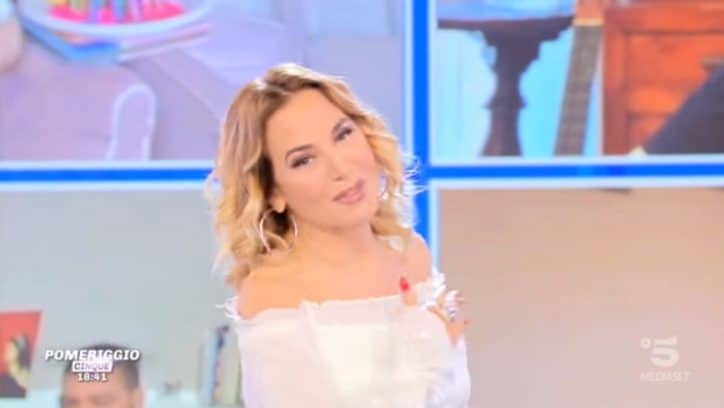 Pomeriggio 5 sta per chiudere: per Barbara d’urso tempo di vacanza Pomeriggio 5 sta per chiudere: per Barbara d’urso tempo di vacanza