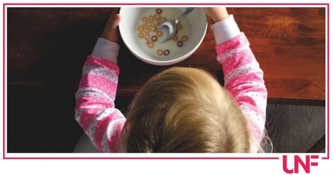 Come tagliare il cibo per i bambini e evitare il rischio soffocamento