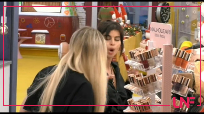 micol e dana litigano