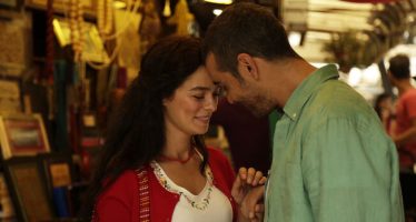 la forza di una donna si allunga