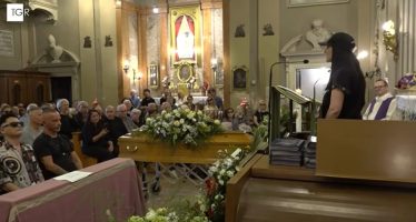 laura pausini celso valli canta in chiesa