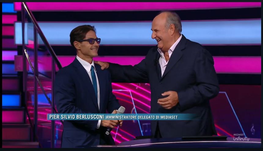 gerry scotti celebrato da berlusconi