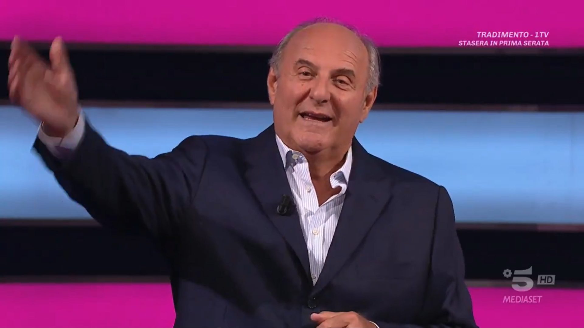 le frecciate di gerry scotti e mediaset ad affari tuoi