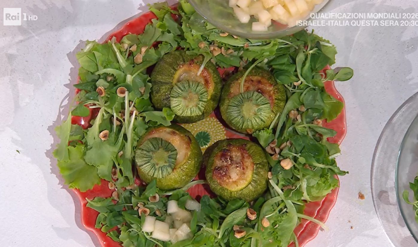 zucchine ripiene di giusy battaglia con insalata