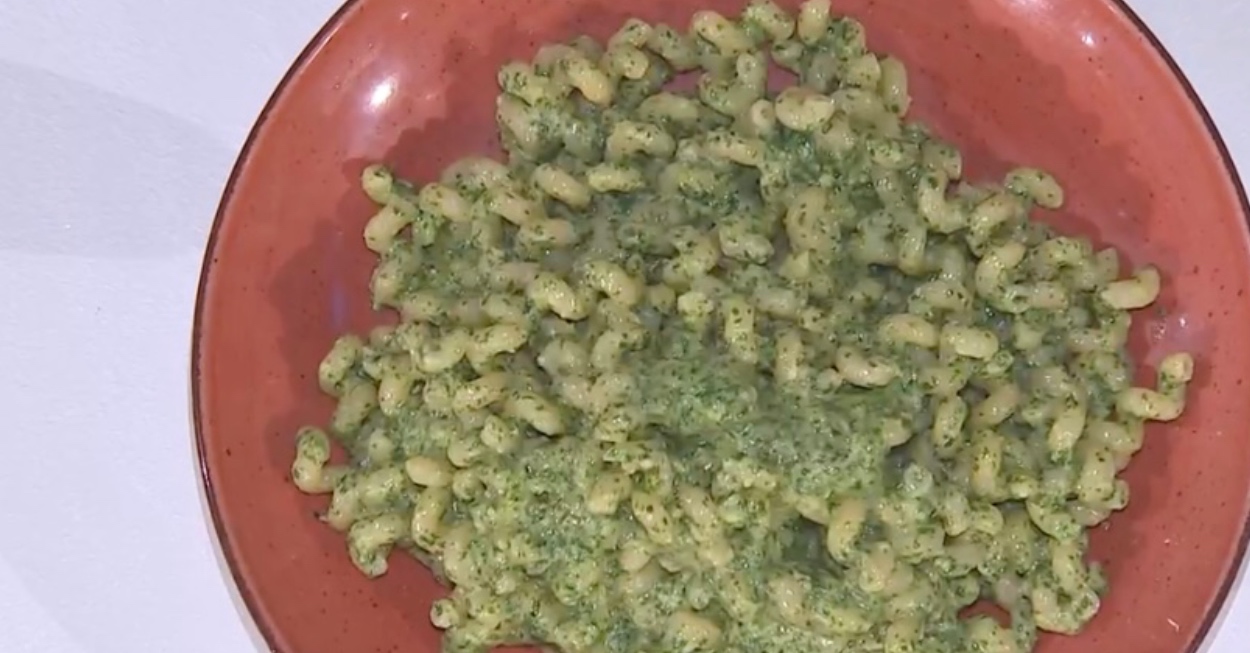 pasta pesto persegani