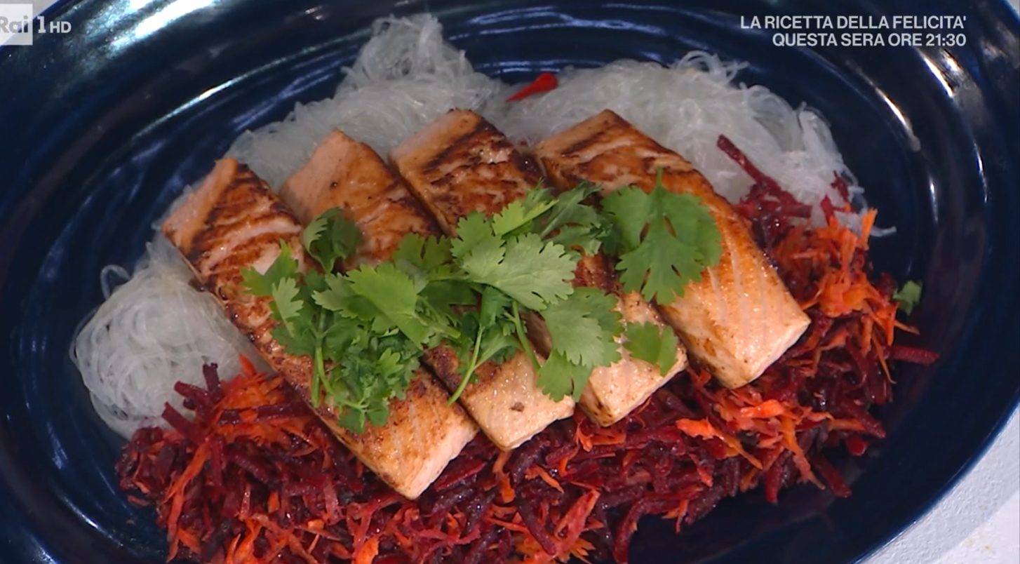 il salmone con spaghetti di riso di francesca marsetti