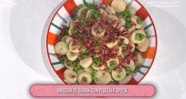 gnocchi di quark con speck e piselli di barbara de nigris