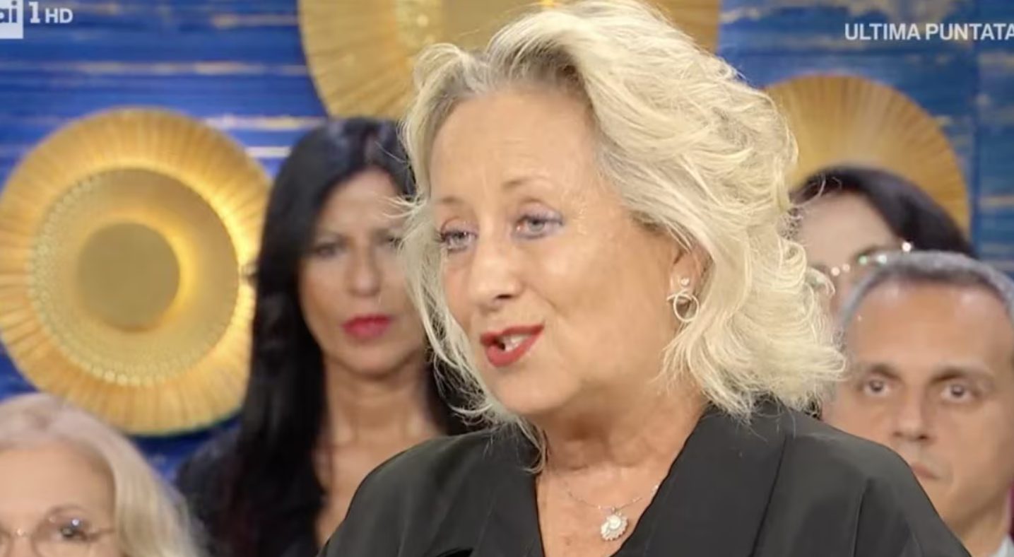 carolyn smith salute