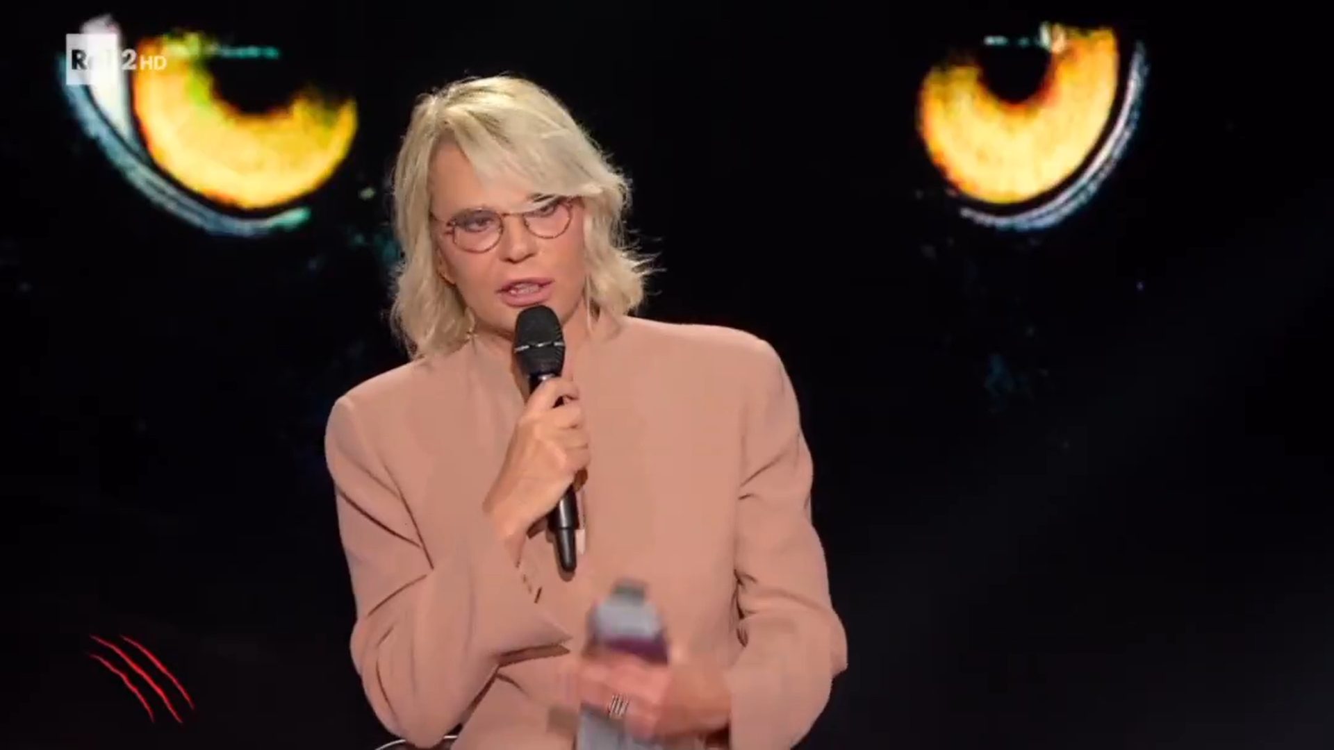 maria de filippi a belve