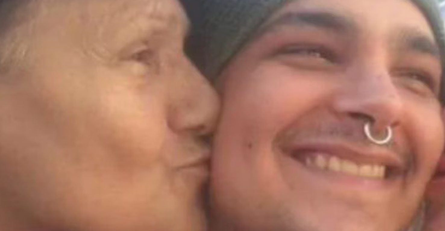 uccide nonna martellate