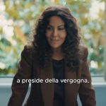 a testa alta video virginia preside