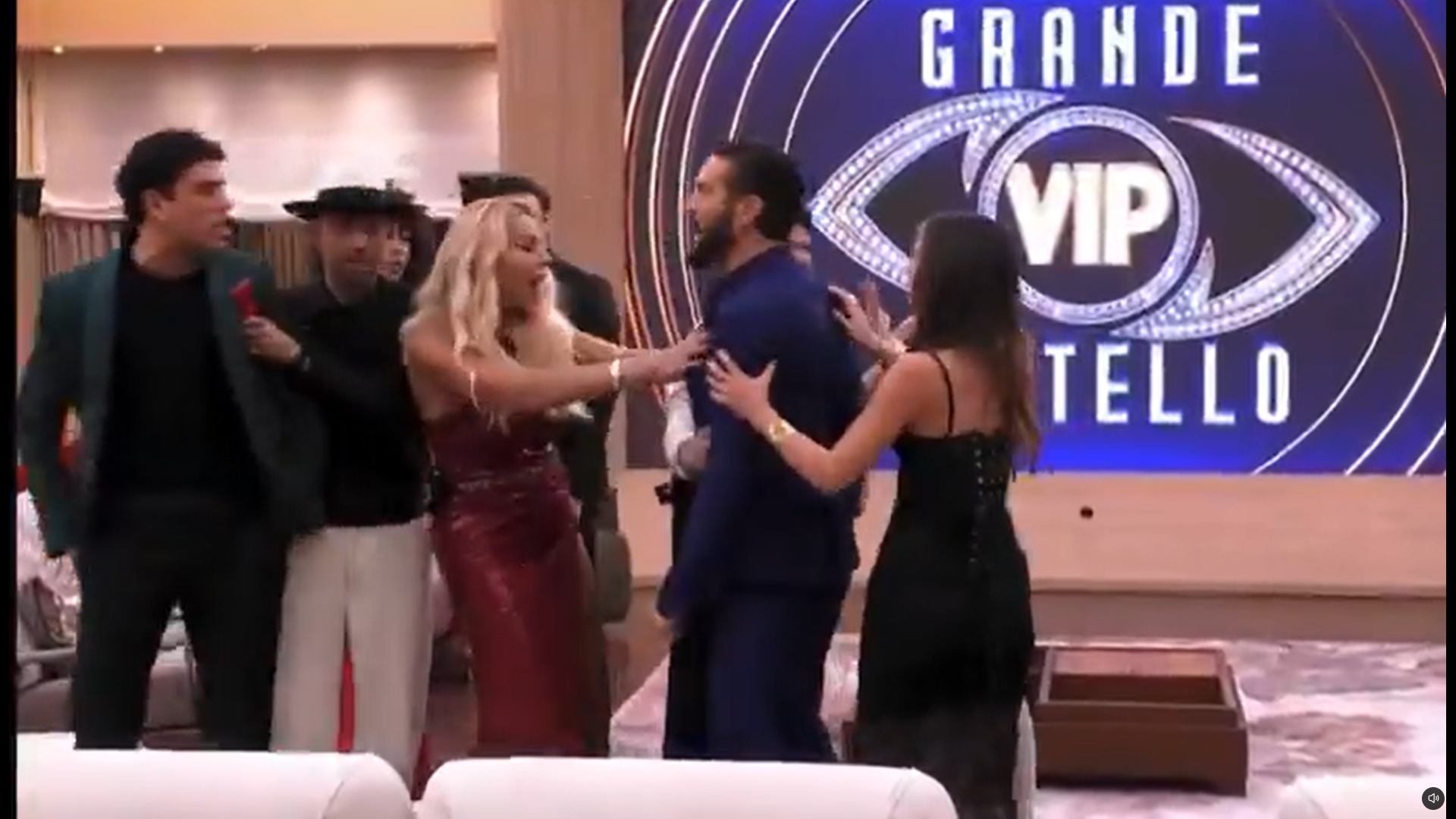 Tim Belli Grande Fratello Vip, lo scontro tra Alex Belli e Roncaccia era ...